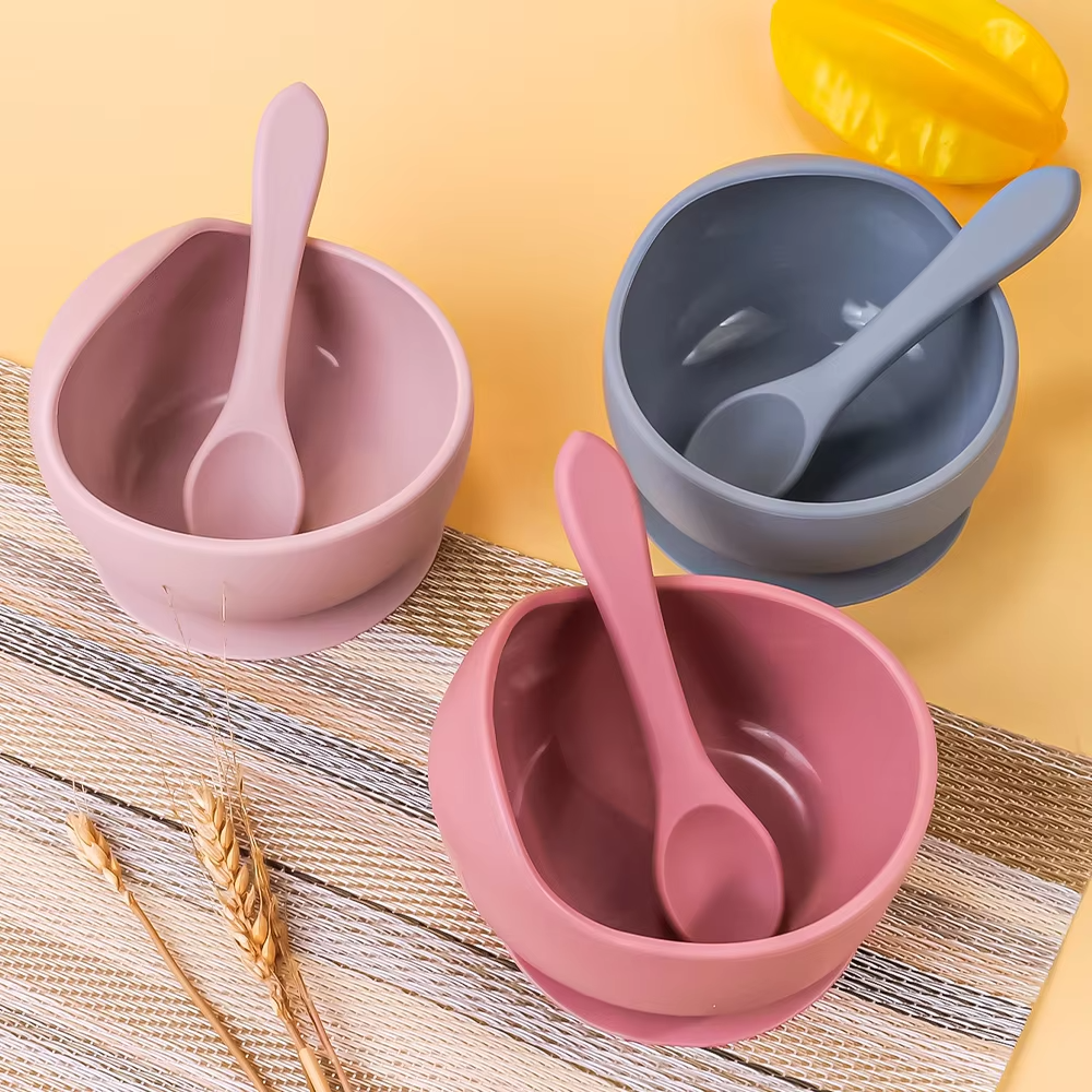 🍽️ סט קערה וכפית  סיליקון לימודיות – לאכילה עצמאית מושלמת